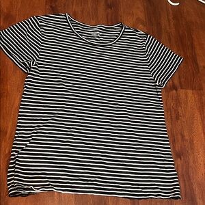 𝅺SIZE large J.Crew Mercantile black and white striped  T-shirt